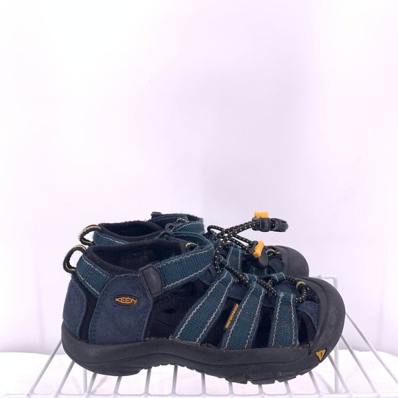 keen boys sandals